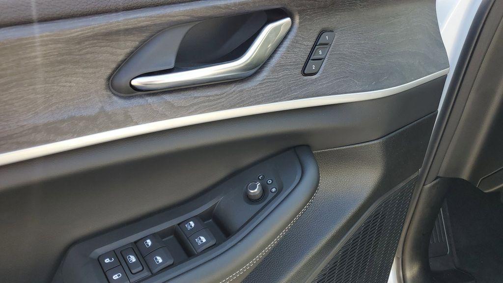 new 2025 Jeep Grand Cherokee car, priced at $48,526