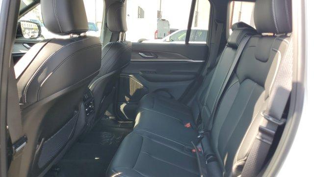 new 2025 Jeep Grand Cherokee car, priced at $52,140