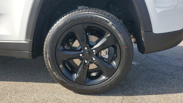 new 2025 Jeep Grand Cherokee car, priced at $52,140