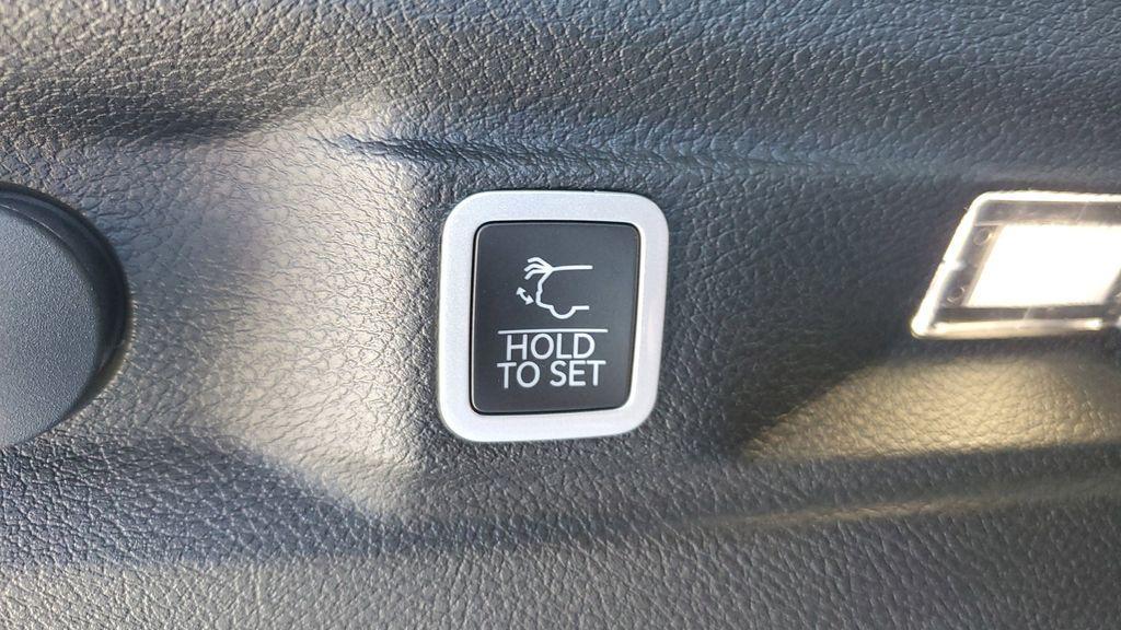 new 2025 Jeep Grand Cherokee L car, priced at $45,172