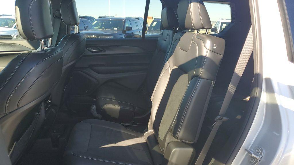 new 2025 Jeep Grand Cherokee L car, priced at $45,172