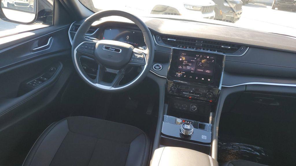 new 2025 Jeep Grand Cherokee L car, priced at $45,172