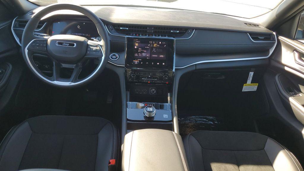 new 2025 Jeep Grand Cherokee L car, priced at $45,172