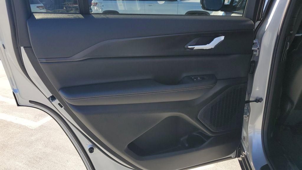 new 2025 Jeep Grand Cherokee L car, priced at $45,172