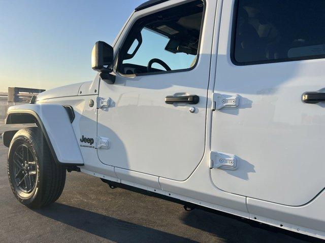 new 2024 Jeep Gladiator car, priced at $44,135