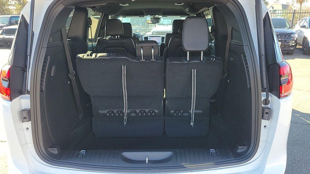 new 2025 Chrysler Pacifica car, priced at $40,995