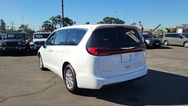 new 2025 Chrysler Pacifica car, priced at $45,425