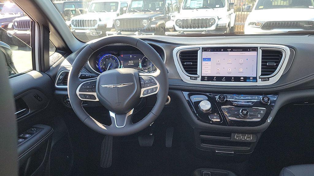 new 2025 Chrysler Pacifica car, priced at $40,995