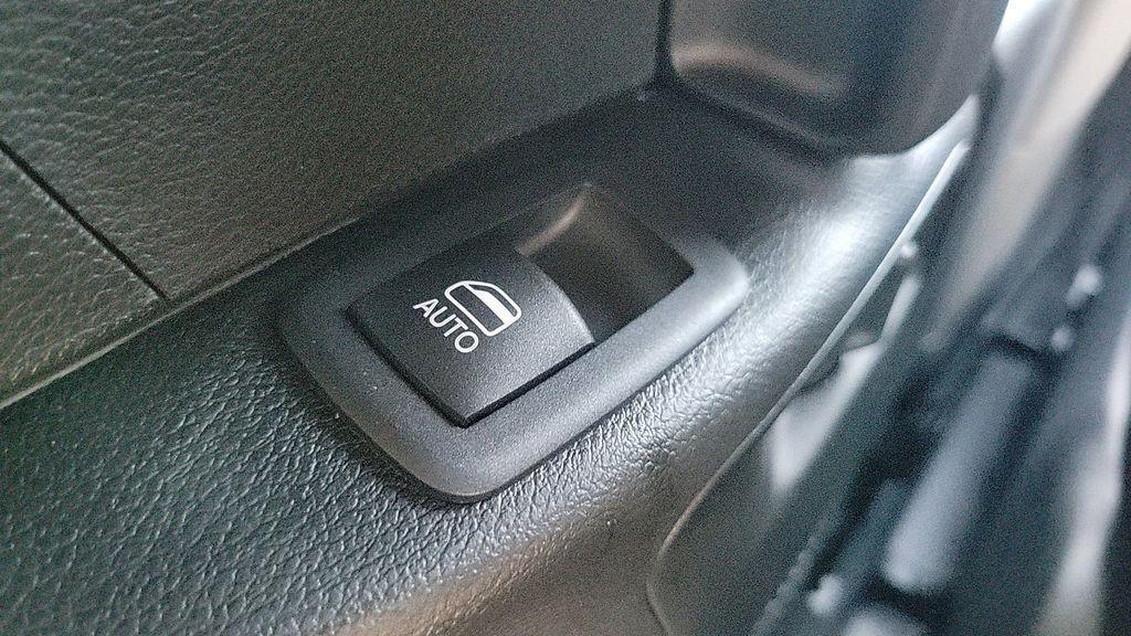 new 2025 Chrysler Pacifica car, priced at $40,995