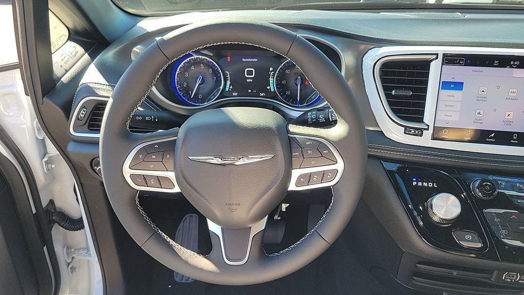 new 2025 Chrysler Pacifica car, priced at $40,995