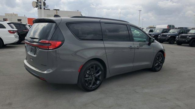 new 2025 Chrysler Pacifica car, priced at $50,495