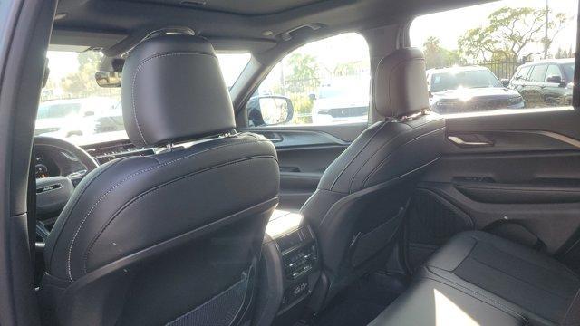 new 2025 Jeep Grand Cherokee car, priced at $46,375