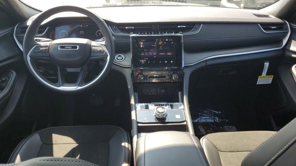 new 2025 Jeep Grand Cherokee L car, priced at $45,172