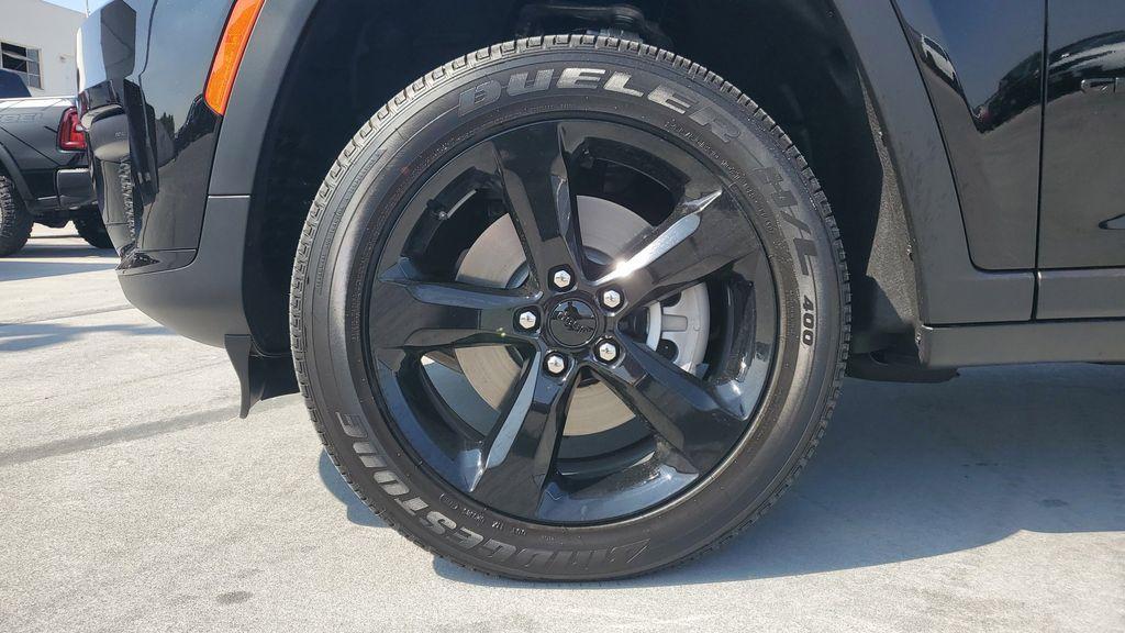 new 2025 Jeep Grand Cherokee L car, priced at $45,172
