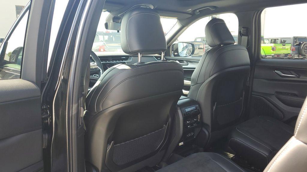 new 2025 Jeep Grand Cherokee L car, priced at $45,172