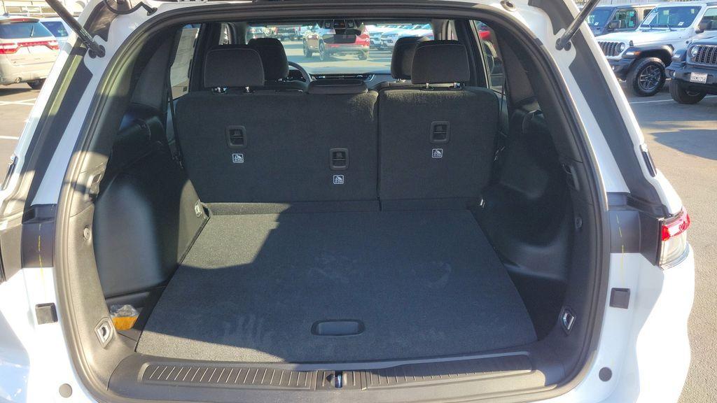 new 2025 Jeep Grand Cherokee car, priced at $35,995