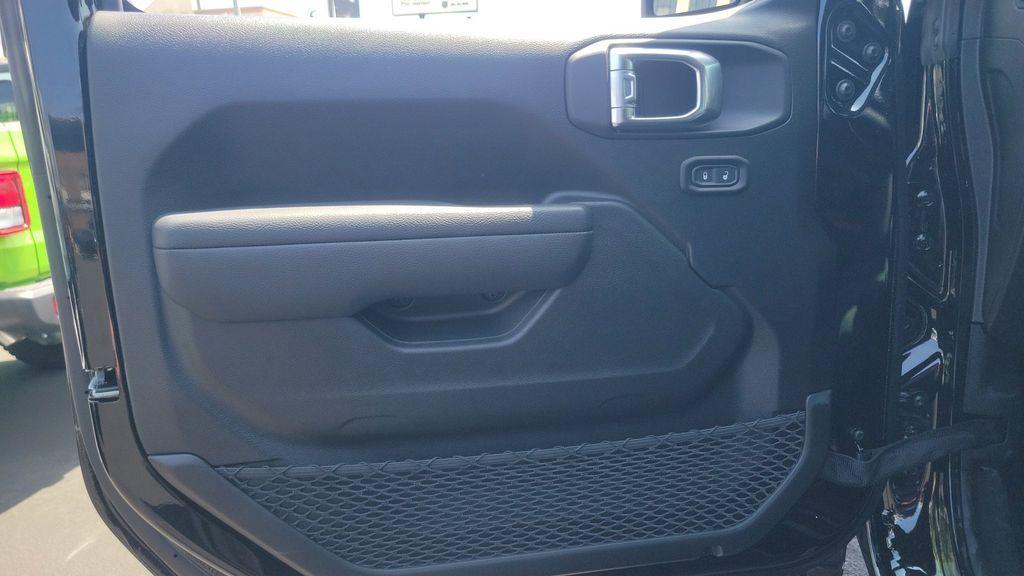 new 2025 Jeep Wrangler car, priced at $41,495