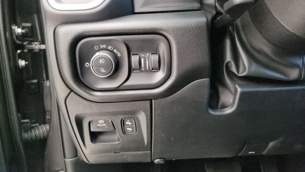 new 2025 Ram 1500 car, priced at $57,973