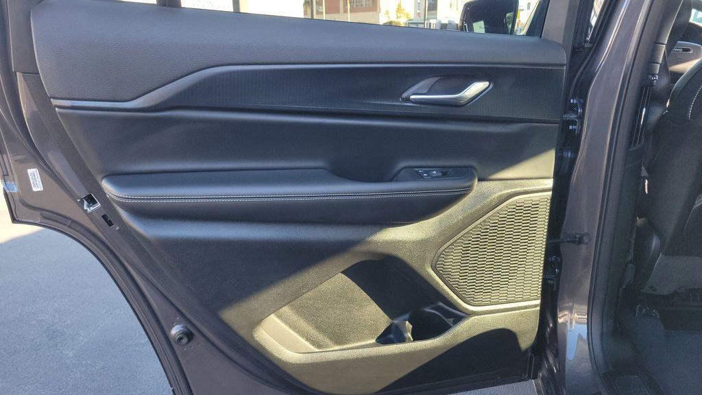 new 2025 Jeep Grand Cherokee L car, priced at $39,995