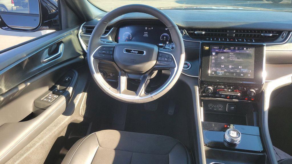new 2025 Jeep Grand Cherokee L car, priced at $39,995