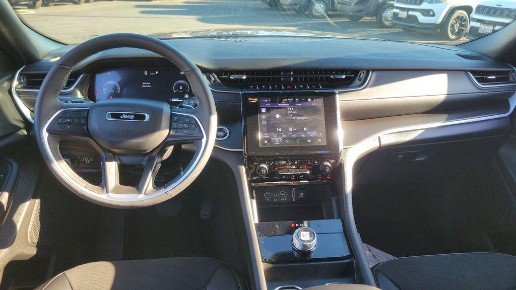 new 2025 Jeep Grand Cherokee L car, priced at $39,995