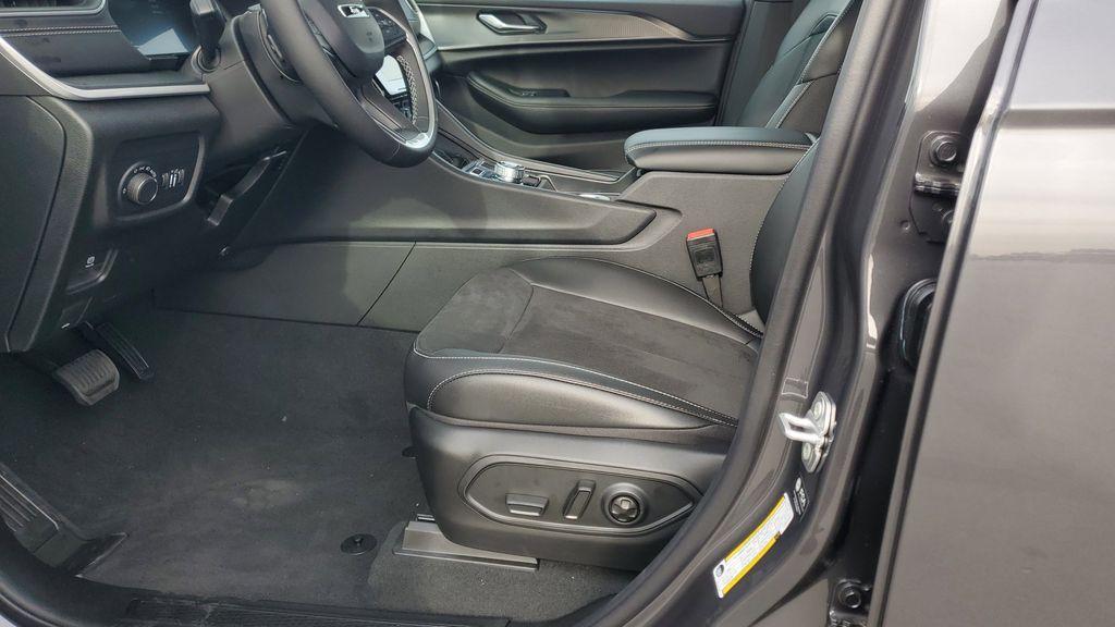new 2025 Jeep Grand Cherokee L car, priced at $36,488