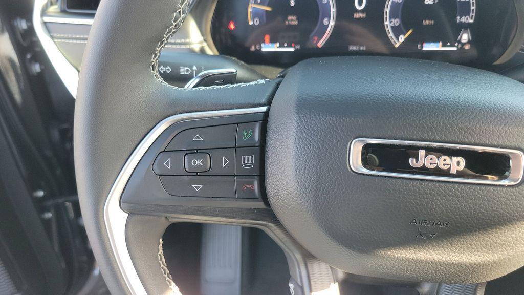 new 2025 Jeep Grand Cherokee L car, priced at $39,995