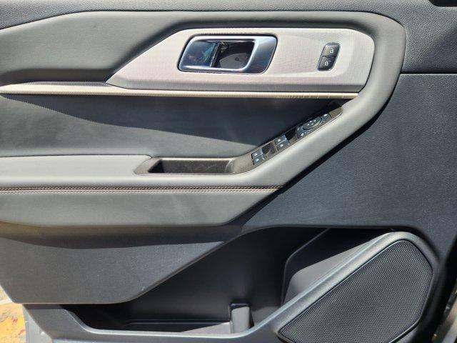 new 2025 Ford Explorer car, priced at $39,550