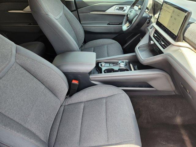 new 2025 Ford Explorer car, priced at $39,550
