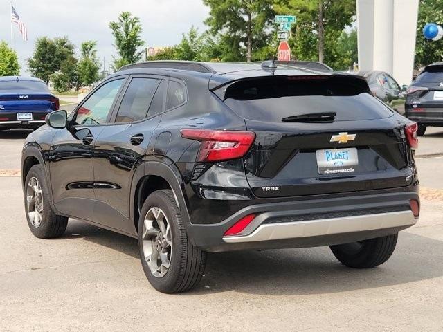 used 2024 Chevrolet Trax car, priced at $22,803