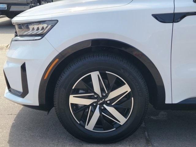 used 2023 Kia Sorento car, priced at $26,223