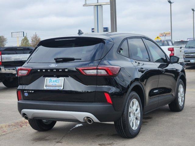 new 2025 Ford Escape car, priced at $29,990