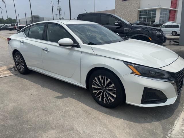 used 2023 Nissan Altima car, priced at $19,979