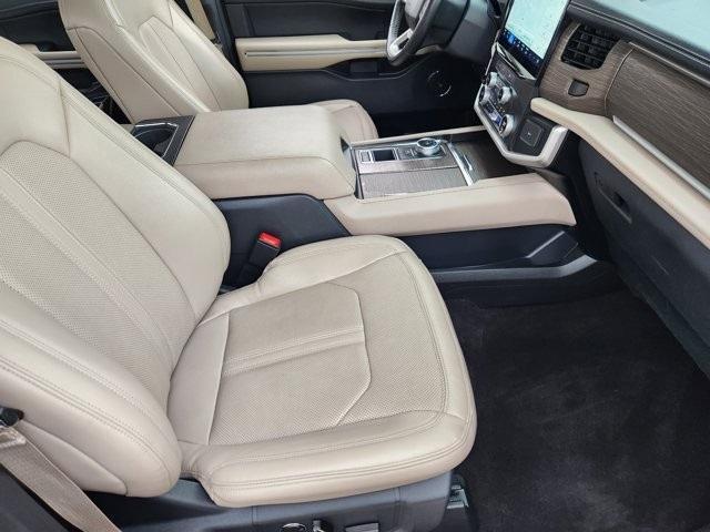 used 2023 Ford Expedition car, priced at $40,914