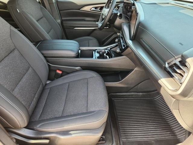 used 2025 Chevrolet Traverse car, priced at $47,897