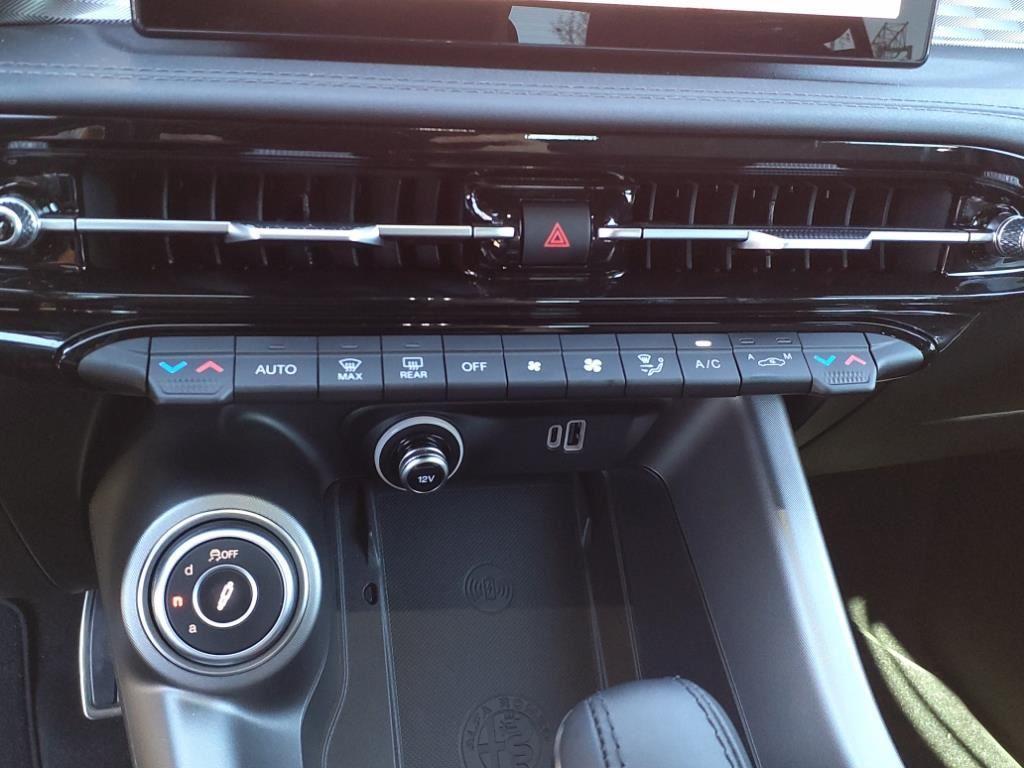 new 2024 Alfa Romeo Tonale car, priced at $39,540