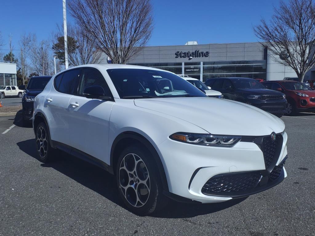 new 2025 Alfa Romeo Tonale car, priced at $38,917