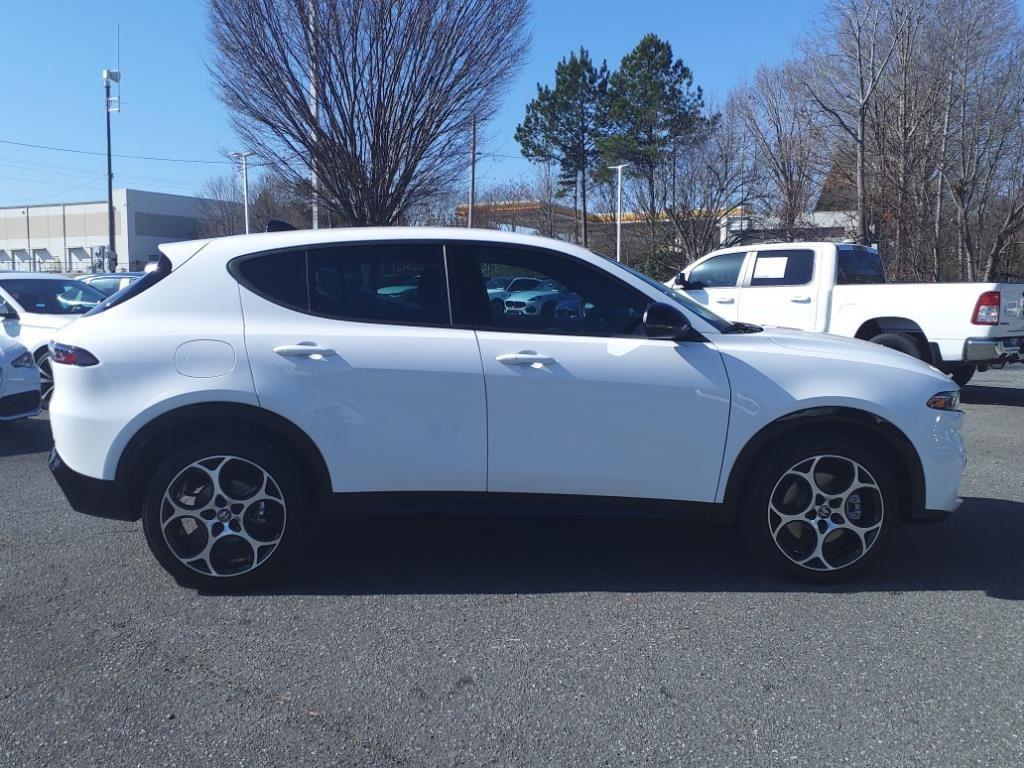 new 2025 Alfa Romeo Tonale car, priced at $38,917