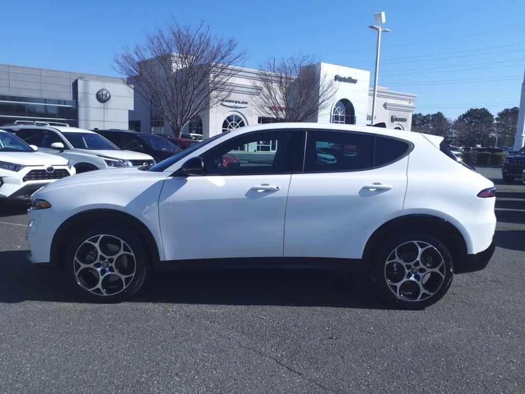 new 2025 Alfa Romeo Tonale car, priced at $38,917