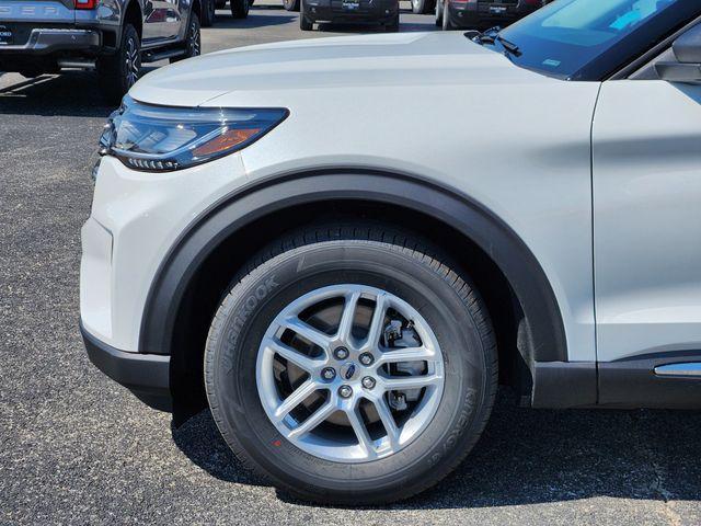 new 2025 Ford Explorer car, priced at $38,325