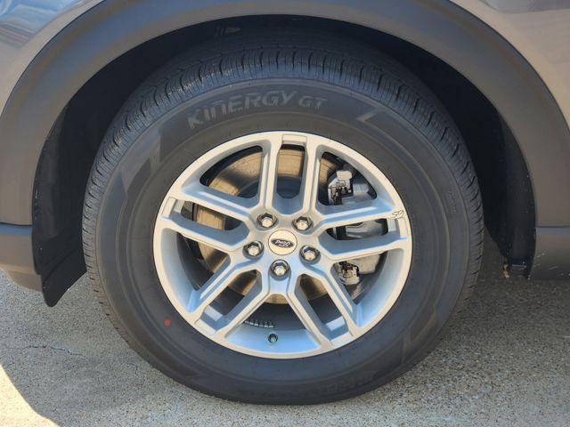 new 2025 Ford Explorer car, priced at $39,091