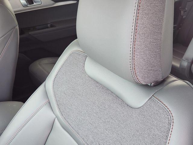 new 2025 Ford Explorer car, priced at $41,617