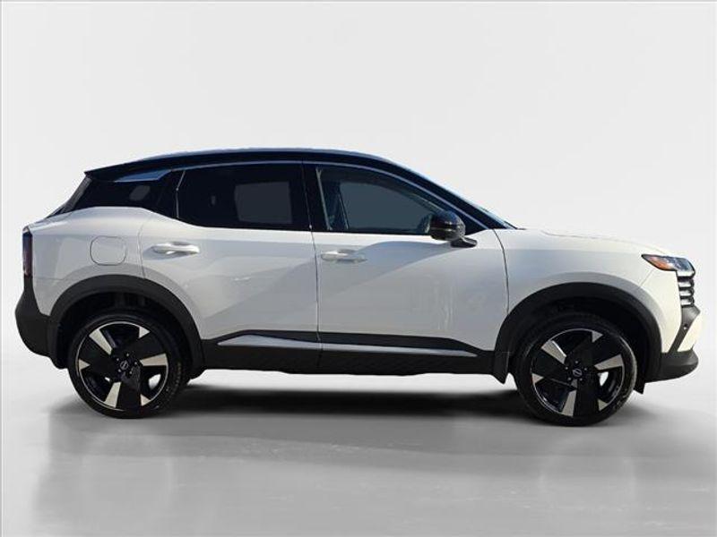 new 2025 Nissan Kicks car, priced at $28,070