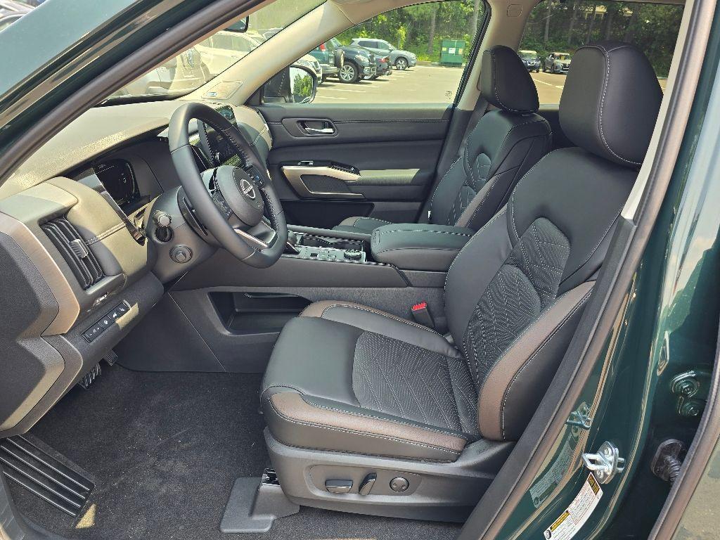 new 2025 Nissan Pathfinder car, priced at $50,167