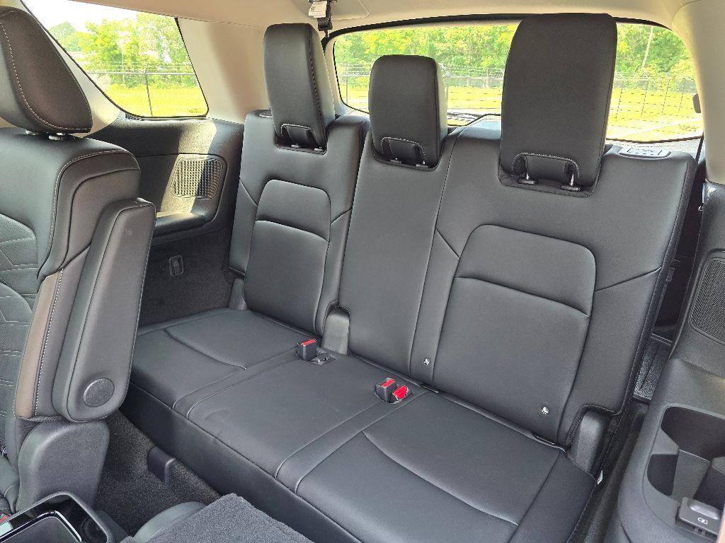 new 2025 Nissan Pathfinder car, priced at $50,167
