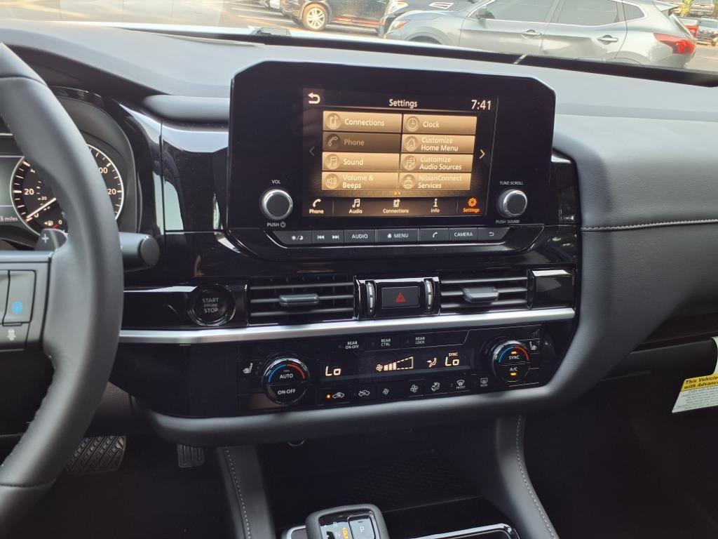 new 2025 Nissan Pathfinder car, priced at $40,278
