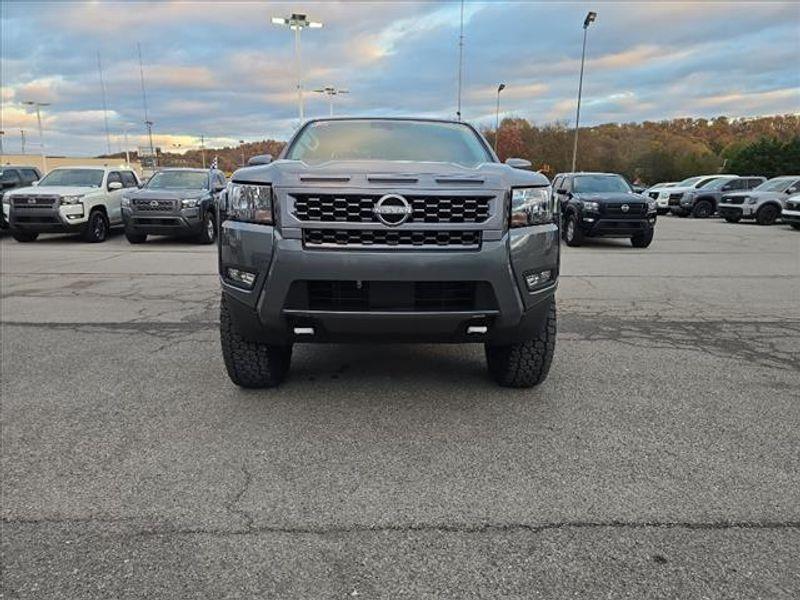 new 2025 Nissan Frontier car