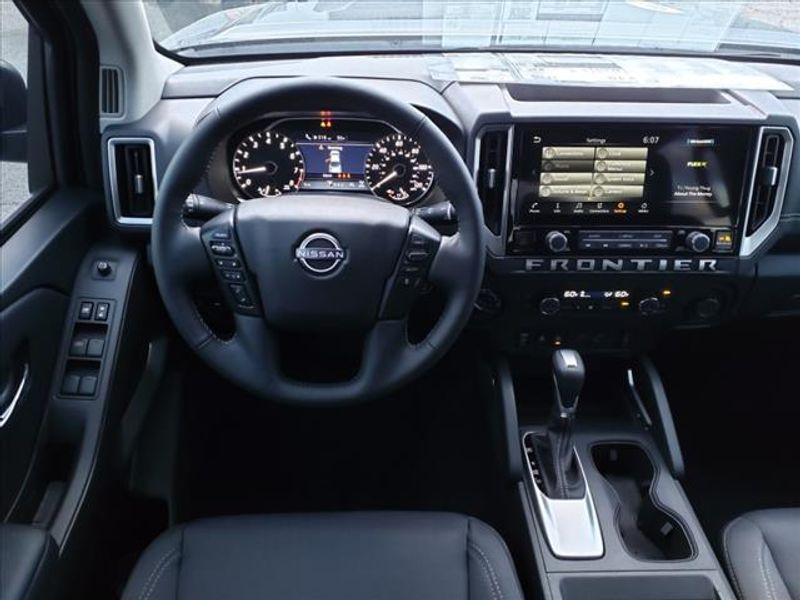 new 2025 Nissan Frontier car