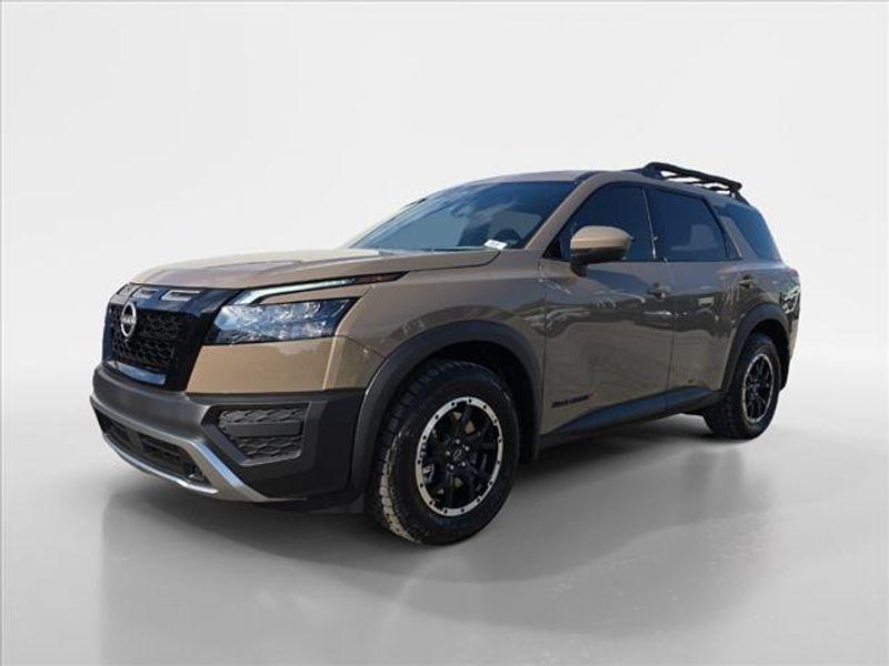 new 2024 Nissan Pathfinder car, priced at $40,826