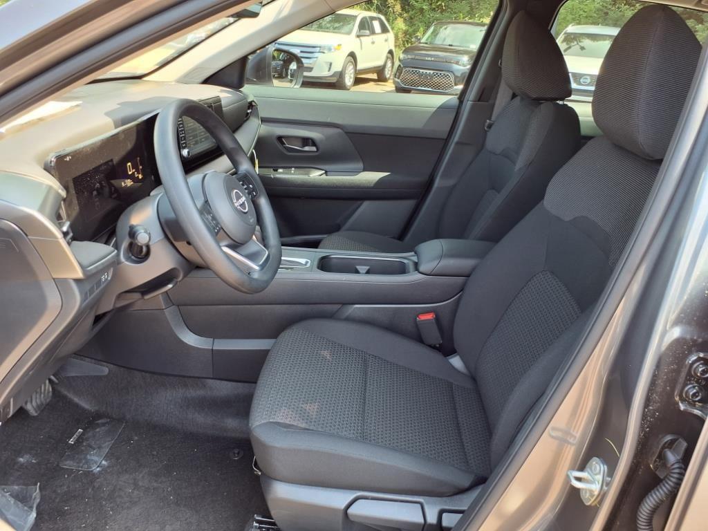 new 2025 Nissan Kicks car, priced at $24,528